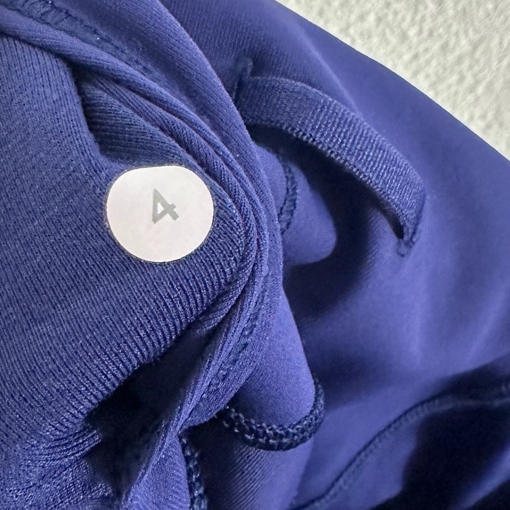 Lululemon Outrun Crop Emperor Blue SZ 4 - Picture 3 of 6
